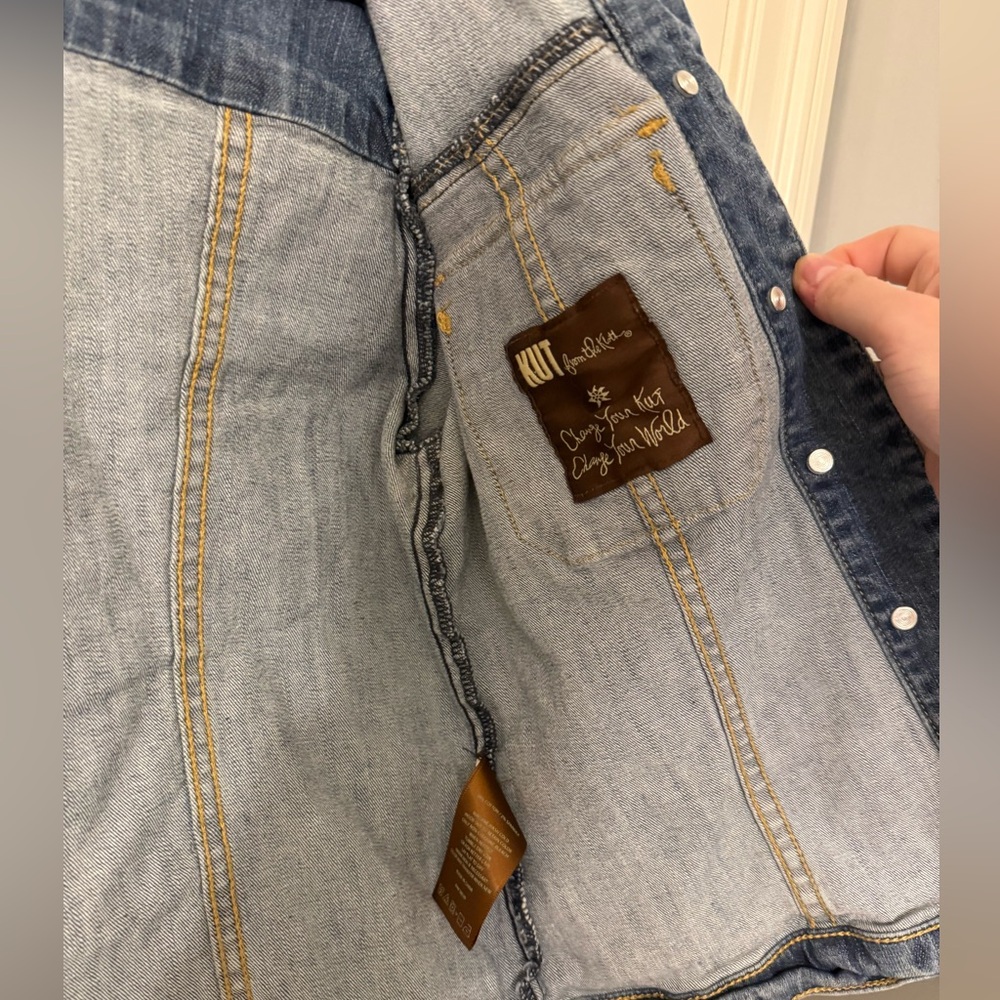 Kut From The Kloth Cropped Jean Jacket size Medium - Picture 4 of 5
